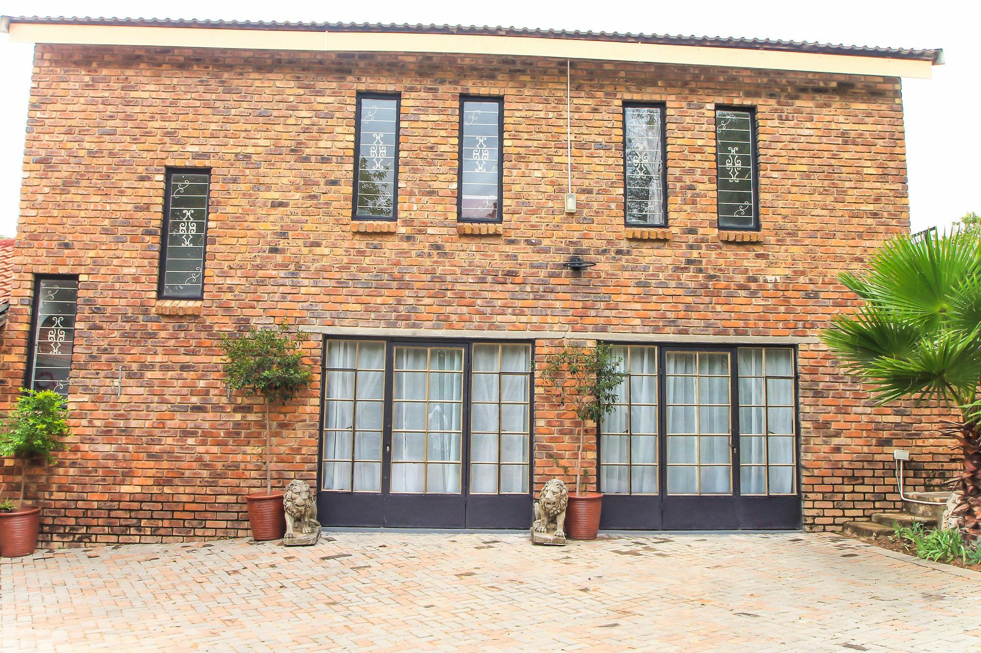 The Bedford Manor Hotell Centurion Exteriör bild